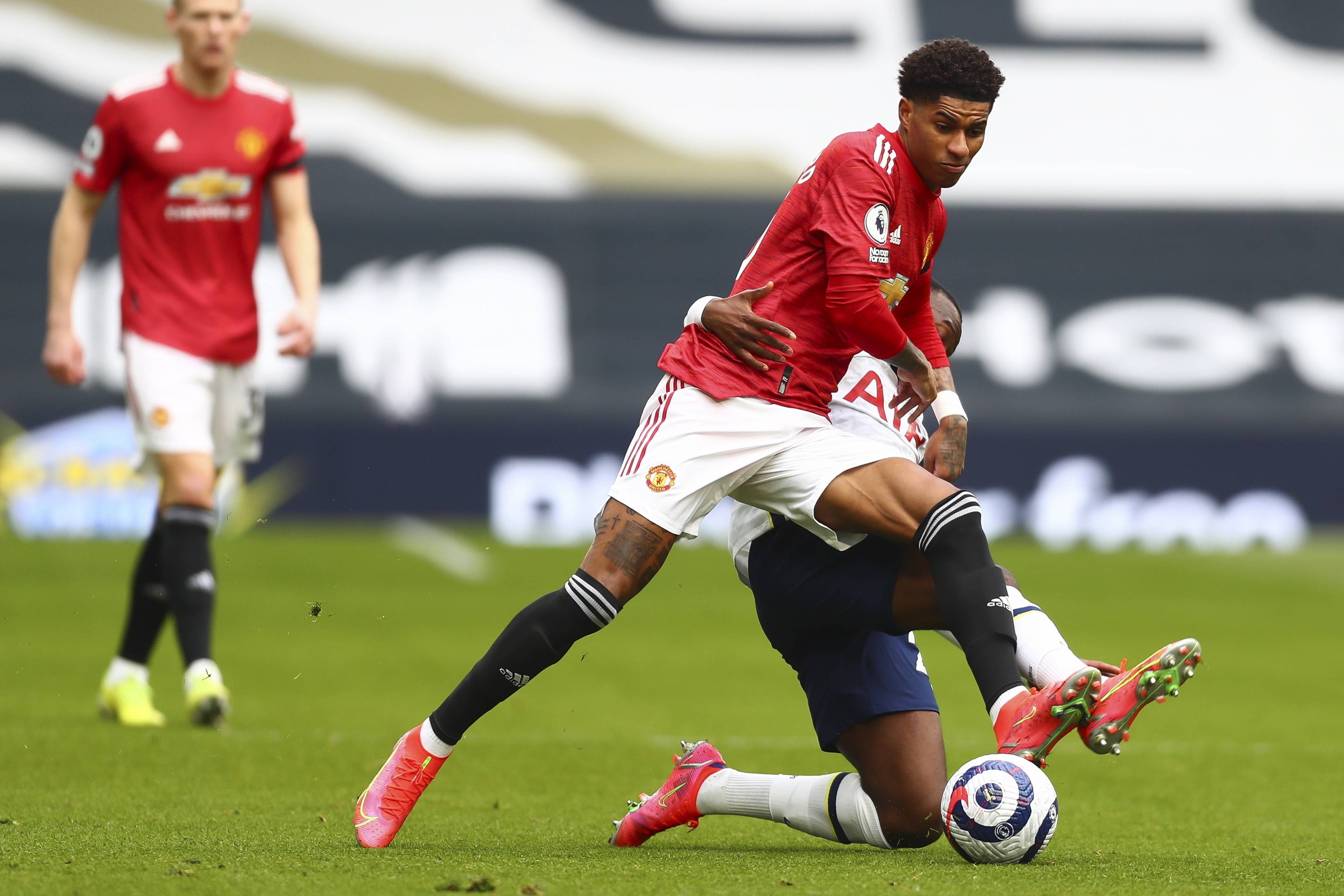 临更加激烈 临更加激烈