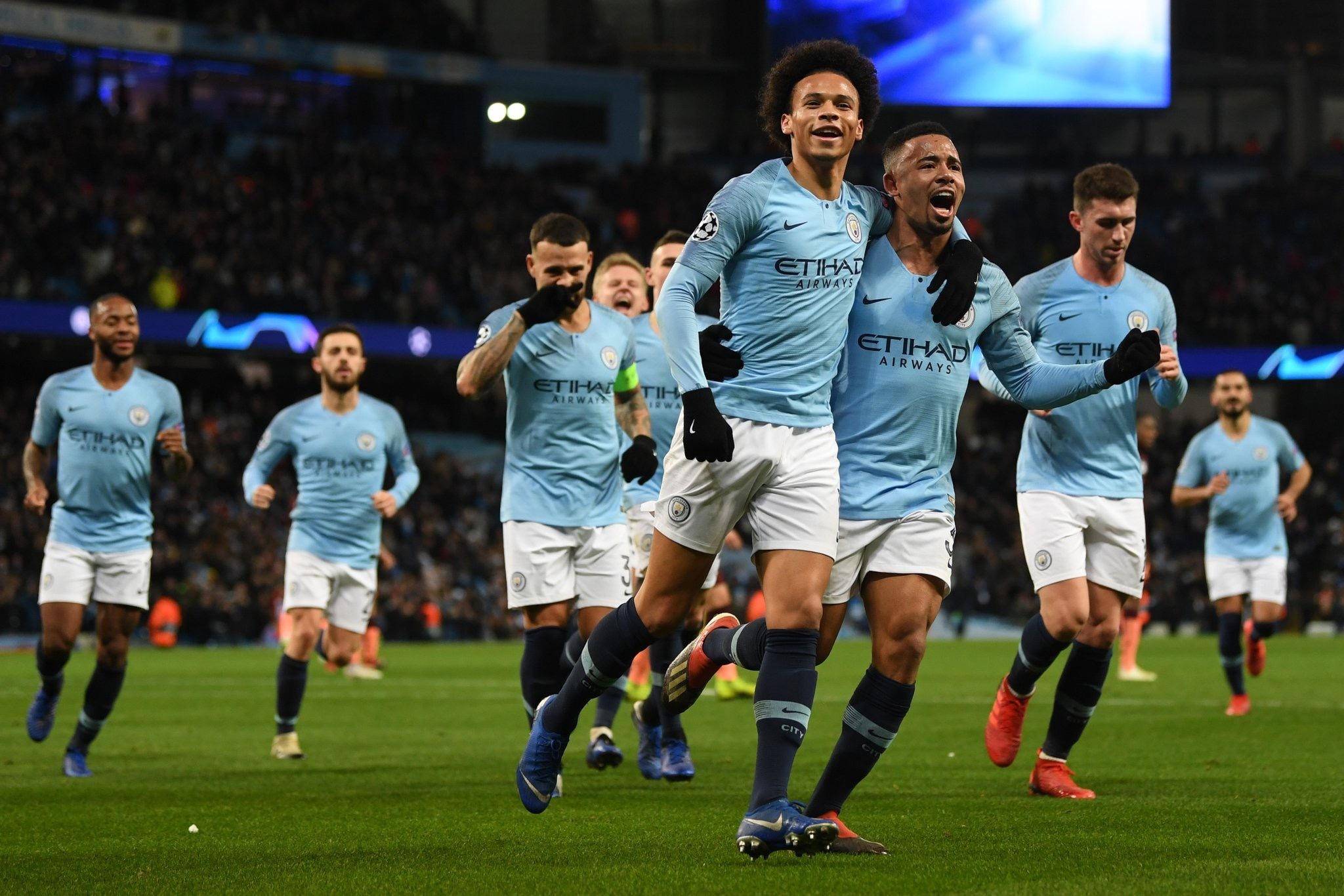 曼城护送水 曼城护送水